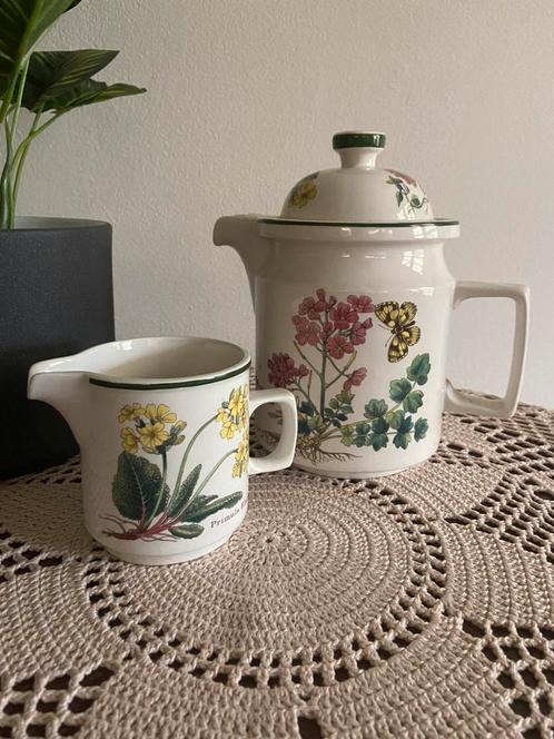 Vintage Florabunde Enouch Wedgwood theepot met melkkan, Antiek en Kunst, Antiek | Servies los, Ophalen of Verzenden