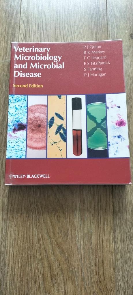 Veterinary Microbiology and microbial disease - 2nd edition, Boeken, Wetenschap, Zo goed als nieuw, Natuurwetenschap, Ophalen of Verzenden