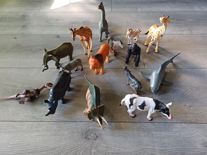 Plastic beestjes / dino / giraf / leeuw / haai, Verzamelen, Dierenverzamelingen, Gebruikt, Beeldje of Figuurtje, Ophalen of Verzenden