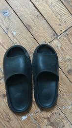 Slippers maat 43, Ophalen, Overige maten, Zwart
