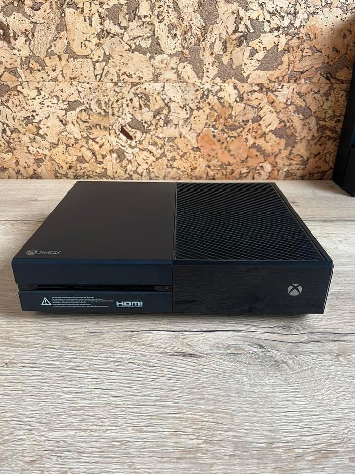 Xbox One, Spelcomputers en Games, Spelcomputers | Xbox One, Zo goed als nieuw, Xbox One, 500 GB, Zonder controller, Met games