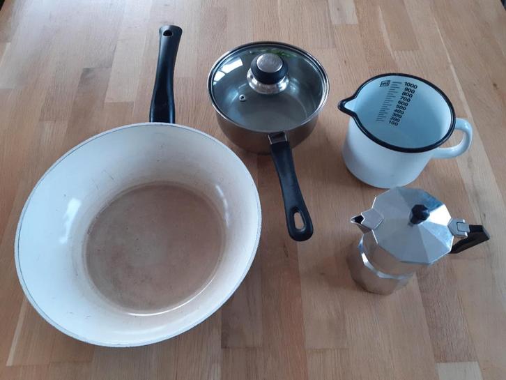 Wok, percolator, steelpannetje, melkkan, Huis en Inrichting, Keuken | Potten en Pannen, Gebruikt, Wok, Overige materialen, Ophalen