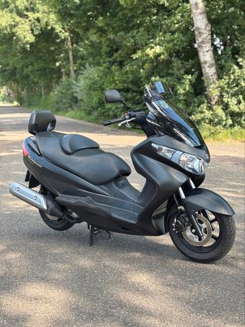 ✅ Zeer Nette Suzuki AN 200 burgman Executive NIEUWSTAAT! ✅ beschikbaar voor biedingen