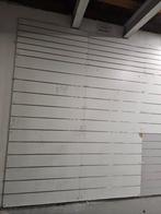 Slatwall, Ophalen, Gebruikt