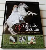 VRIJHEIDSDRESSUUR. Van apporteren tot zitten, Gelezen, Miriam Nieuwe Weme, Ophalen of Verzenden, Paarden of Pony's