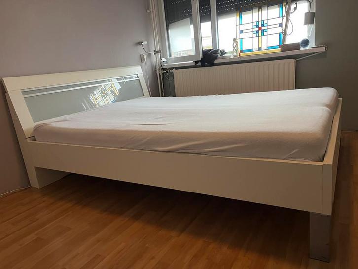 2 persoons bed, 160x210 cm, met nachtkastjes, Huis en Inrichting, Slaapkamer | Bedden, Zo goed als nieuw, Tweepersoons, 160 cm
