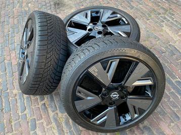NIEUWE (demo) 17” Opel Corsa velgen + 205/45R17 winterbanden beschikbaar voor biedingen
