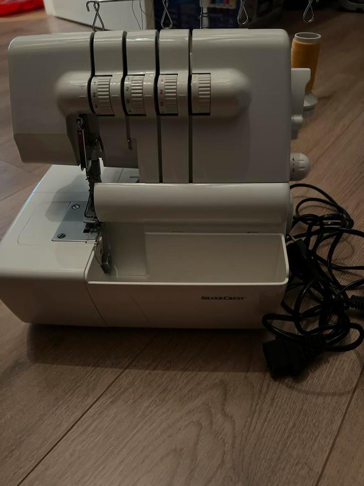 Silvercrest Lockmachine - Zo goed als nieuw!, Hobby en Vrije tijd, Naaimachines en Toebehoren, Zo goed als nieuw, Lockmachine