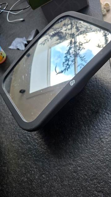 Auto babyspiegel beschikbaar voor biedingen