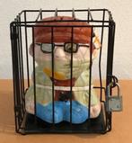 Sint - Spaarpot Dief in gevangeniscel, Ophalen of Verzenden, Zo goed als nieuw, Metaal of Blik, Overige thema's