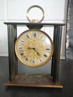 ANTIEKE TAFEL KLOK 18X16 CM 2,5 KG ZWAAR OPKNAPPER, Ophalen of Verzenden