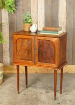 Oud mid century kastje van teak met klep lade jaren 50/60, Huis en Inrichting, Kasten | Dressoirs, Ophalen, Gebruikt, --, Teakhout