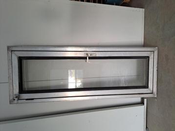 Aluminium deur voor gevel of hobby kasje beschikbaar voor biedingen