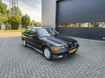 BMW E36 318is Cosmoszwart, Auto's, BMW, Automaat, 65 €/maand, 1575 kg, Zwart
