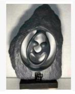 Prachtig beeld, steen, moeder /kind of vader op voet 26 cm, Ophalen of Verzenden