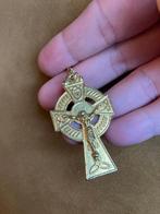 Vintage goudkleur religieuze kettinghanger Jezus aan kruisje, Overige materialen, Ophalen of Verzenden, Zo goed als nieuw, Kruis of Symbool