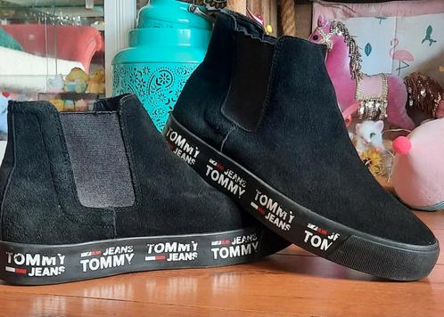 TOMMY HILFIGER,  dames leren schoenen mt 40 in goede staat!, Kleding | Dames, Schoenen, Zo goed als nieuw, Instappers, Zwart, Ophalen of Verzenden