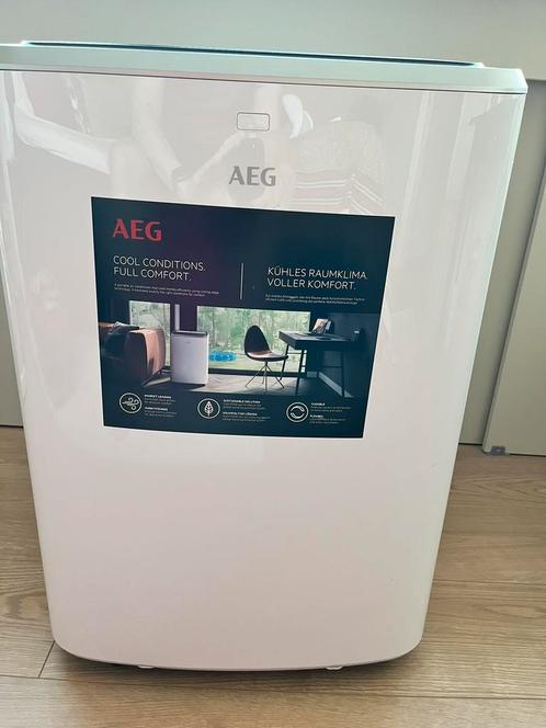 AEG AXP26U338CW Mobiele airco Wit - zgan, Witgoed en Apparatuur, Airco's, Zo goed als nieuw, Mobiele airco, 60 tot 100 m³, 3 snelheden of meer