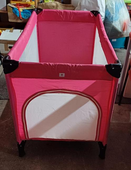 Roze campingbedje van Glob'kids, Kinderen en Baby's, Babywiegjes en Ledikanten, Gebruikt, Reisbedje, Ophalen of Verzenden