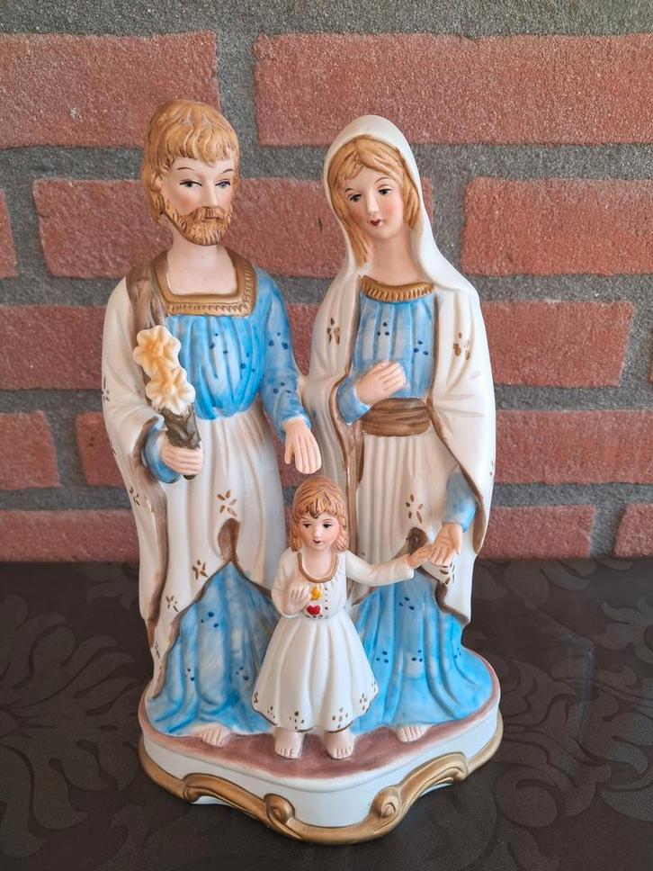Prachtige vintage Heilige familie beeld van mat porselein,., Verzamelen, Religie, Zo goed als nieuw, Beeld(je), Ophalen of Verzenden