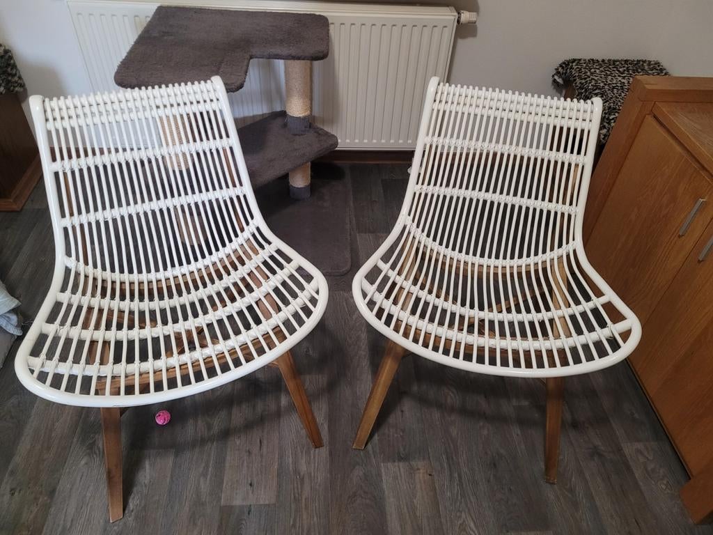 Set van 2 witte rotan stoelen, Huis en Inrichting, Stoelen, Zo goed als nieuw, Twee, Hout, Riet of Rotan, Wit, Ophalen