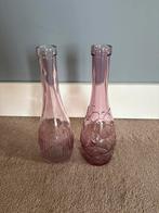 2 Roze glazen vaasjes 26 cm hoog, Gebruikt, Overige kleuren, Ophalen of Verzenden, Glas