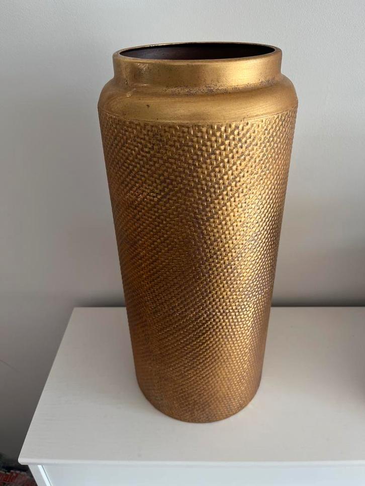 Mooie goudkleurige vaas, Huis en Inrichting, Woonaccessoires | Vazen, Zo goed als nieuw, Overige kleuren, Minder dan 50 cm, Overige materialen