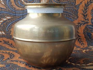Mooie zware antieke Hindu Ghade waterpot uit India 19,8 cm. beschikbaar voor biedingen