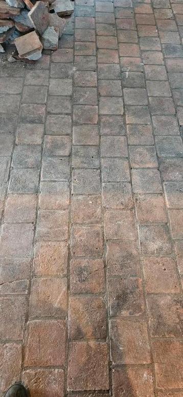 Oude estrikken  15m2  400+ stuks 17x17cm beschikbaar voor biedingen