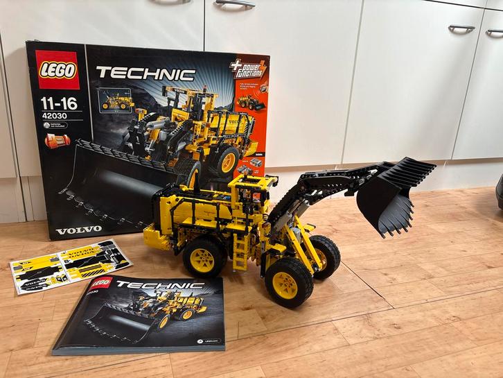 LEGO Technic Volvo Wiellader 42030, Kinderen en Baby's, Speelgoed | Duplo en Lego, Zo goed als nieuw, Lego, Complete set, Ophalen of Verzenden