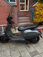 Vespa Sprint 50cc 2018 - Custom Zadel & Akrapovic, Ophalen, Gebruikt, Overige modellen, Maximaal 45 km/u