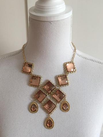Goudkleurige gekleurde fonkelende stenen strass ketting beschikbaar voor biedingen