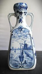 Regout Louis Mosa Vaas met oren~Delft's Blauw 1920, Antiek en Kunst, Ophalen of Verzenden