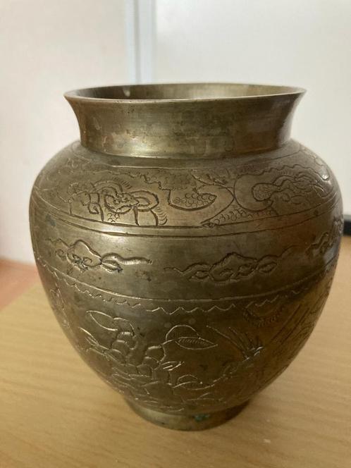 Antieke Chinese vaas van brons met bloemen vintage 13 cm, Antiek en Kunst, Antiek | Vazen, Ophalen of Verzenden