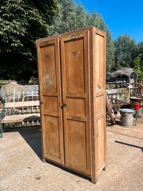 Oude militaire houten locker uit tweede Wereldoorlog, Antiek en Kunst, Curiosa en Brocante, Ophalen