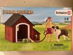 Schleich 42376 hondenhok compleet, Ophalen of Verzenden, Zo goed als nieuw