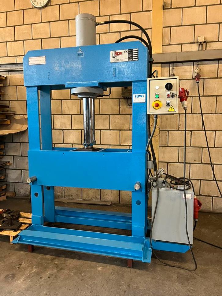 Werkplaatspers Sicmi Cap 100 ton slag 500 mm electrisch, Zakelijke goederen, Machines en Bouw | Metaalbewerking, Verzenden