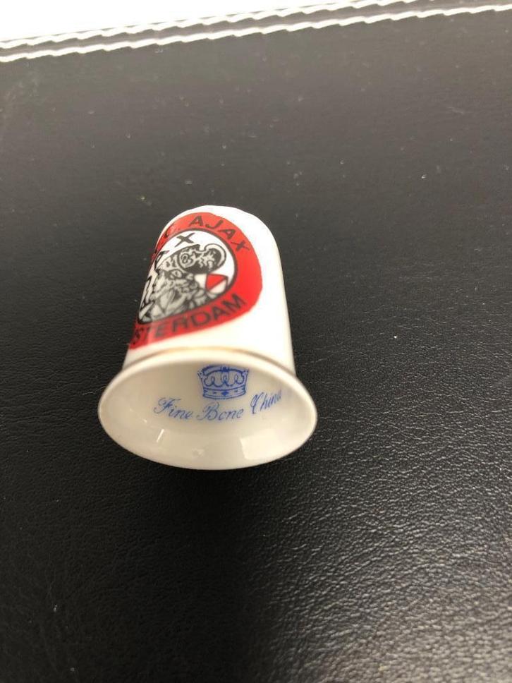 Dedal de porcelana fina, Antiek en Kunst, Antiek | Servies los, Ophalen of Verzenden