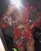 Pull & Bear Playsuit, Rood, maat M, ZGAN, Kleding | Dames, Jumpsuits, Maat 38/40 (M), Verzenden, Zo goed als nieuw, Pull & Bear