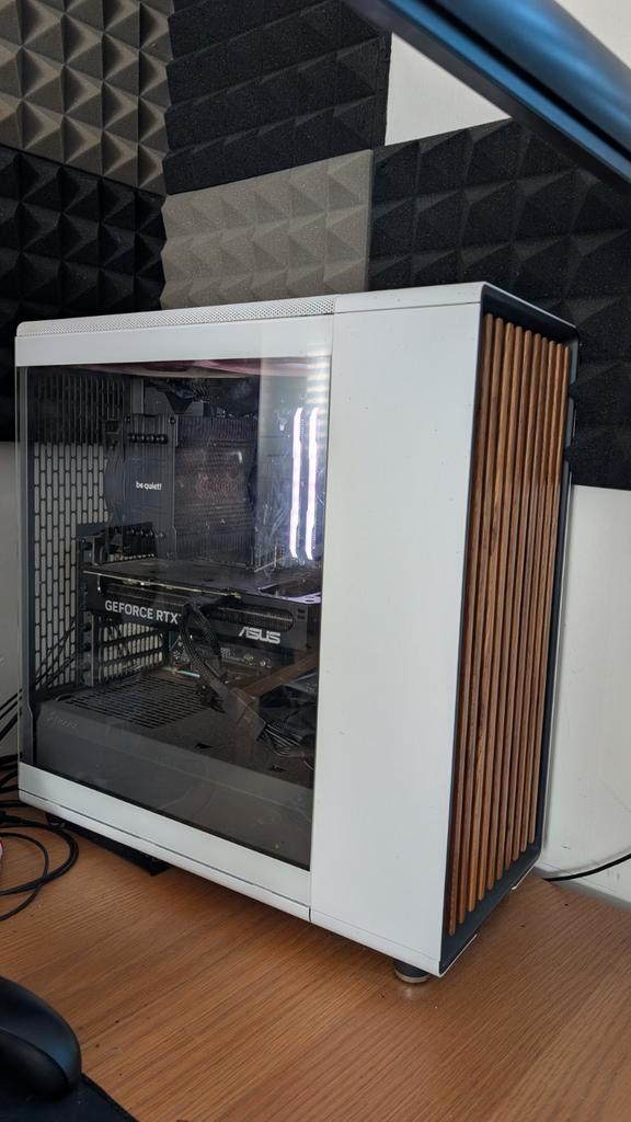 Complete (game) pc, Computers en Software, Desktop Pc's, Zo goed als nieuw, 4 Ghz of meer, SSD, 32 GB, Met videokaart, Met monitor