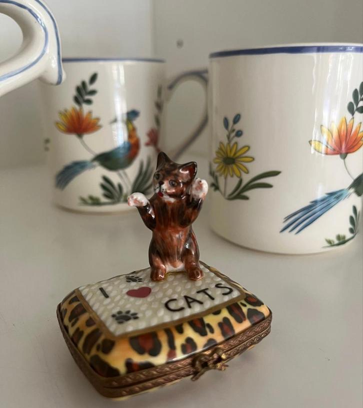 Limoges France fantastisch Katten Pillendoosje, Antiek en Kunst, Antiek | Woonaccessoires, Ophalen of Verzenden