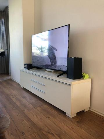 Tv meubel hoogglans wit met veel opbergruimte 