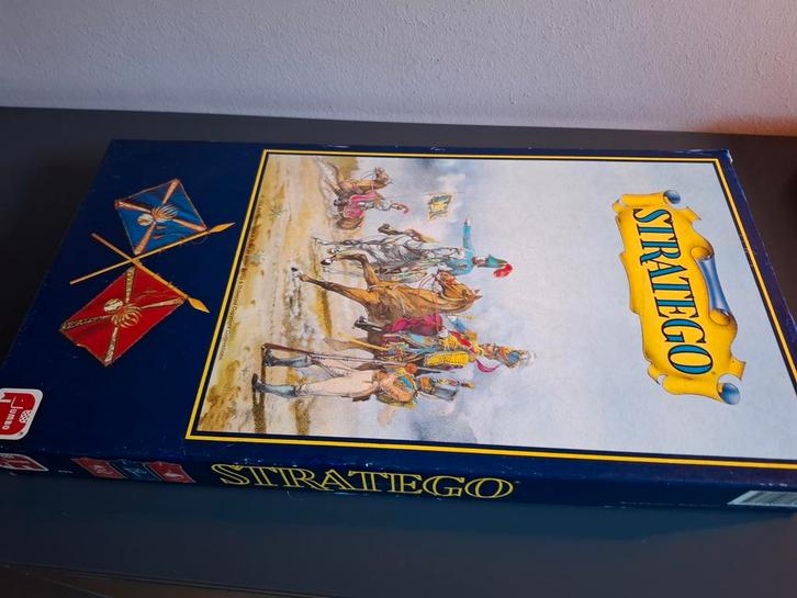 Vintage Stratego Bordspel met Ronde Torens, Verzamelen, Stripfiguren, Gebruikt, Boek of Spel, Overige figuren, Ophalen of Verzenden