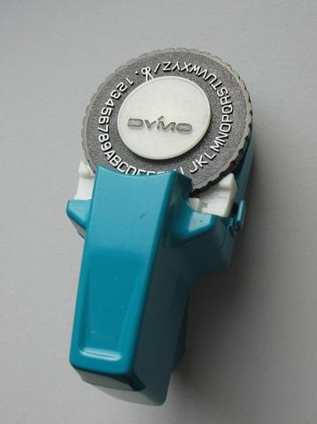 Vintage Lettertang Dymo beschikbaar voor biedingen