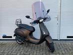 Vespa sprint brom 2020 Bijzondere kleur! | 4000km!!, Fietsen en Brommers, Ophalen, Zo goed als nieuw, Benzine, Overige modellen