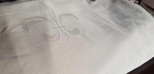 gevoerd verduisterend tocht fleur de lis dessin 132 x 255, Huis en Inrichting, Stoffering | Gordijnen en Lamellen, Zo goed als nieuw