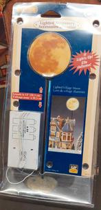 Lemax - Lighted Village moon, Diversen, Kerst, Ophalen of Verzenden, Gebruikt
