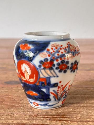 Vaasje - Imari - Porselein - zeer decoratief beschikbaar voor biedingen