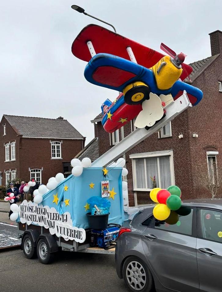 Carnavalswagen Vliegtuig Thema, Hobby en Vrije tijd, Feestartikelen, Gebruikt, Feestartikel, Carnaval, Ophalen