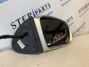 Buitenspiegel rechts van een Mercedes S-Klasse beschikbaar voor biedingen